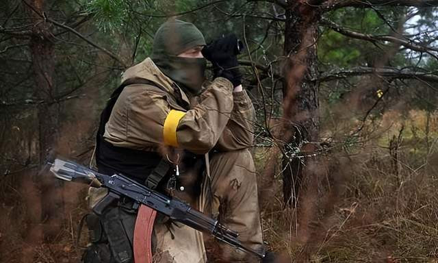 Ngoài ra, quân đội Ukraine đã tiến hành vô số cuộc diễn tập liên quan đến thế trận phòng thủ của Bakhmut. Tất cả các vị trí bắn, góc tấn và thậm chí cả các hầm chứa pháo và đường xe tăng cơ động phản kích, cũng được tính toán nhiều lần, trước khi chúng được hoàn thành. 