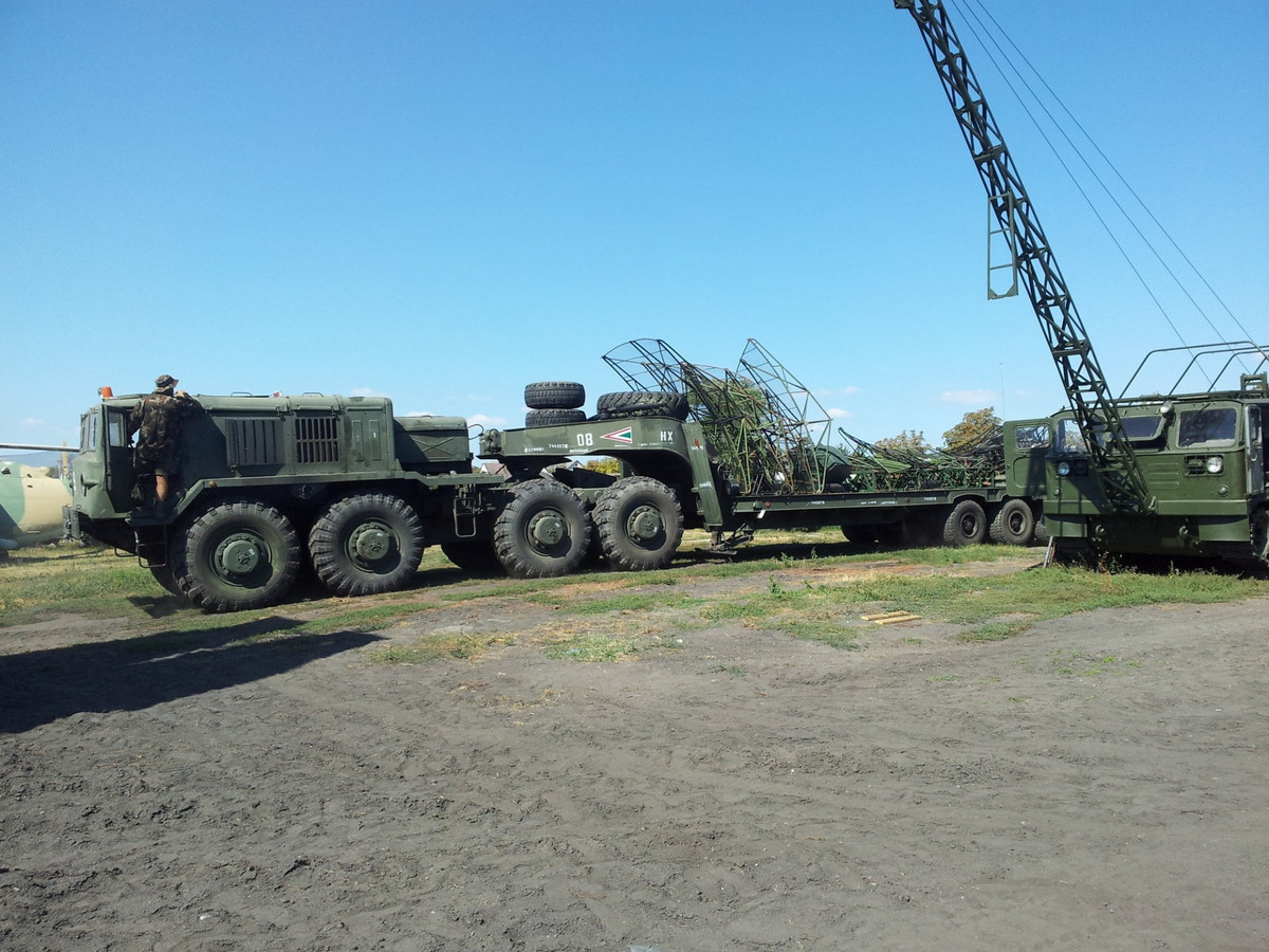 Hiện nay, loại xe đầu kéo này đã dần bị loại bỏ để nhường chỗ cho những mẫu xe đầu kéo cao cấp hơn. Tuy nhiên, MAZ-537 vẫn có thể được nhìn thấy ở một số nơi và Quân đội Nhân dân Việt Nam hiện vẫn sử dụng loại xe đầu kéo này để vận chuyển các loại xe tăng và xe bánh xích hạng nặng.