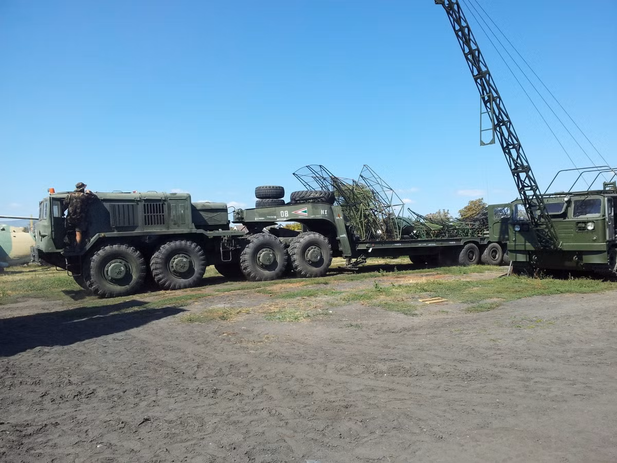 Hiện nay, loại xe đầu kéo này đã dần bị loại bỏ để nhường chỗ cho những mẫu xe đầu kéo cao cấp hơn. Tuy nhiên, MAZ-537 vẫn có thể được nhìn thấy ở một số nơi và Quân đội Nhân dân Việt Nam hiện vẫn sử dụng loại xe đầu kéo này để vận chuyển các loại xe tăng và xe bánh xích hạng nặng.