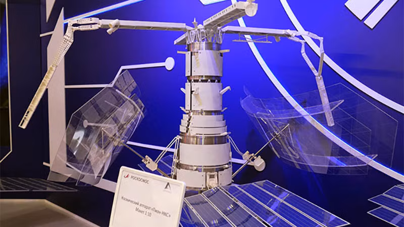 Vào ngày 10 tháng 9 năm 2022, vệ tinh Pion-NKS đi vào nhiệm vụ chiến đấu thử nghiệm và bắt đầu được sử dụng cho các nhiệm vụ thực tế. Điều này có nghĩa là Nga có khả năng phát hiện tàu địch từ không gian rất hạn chế.