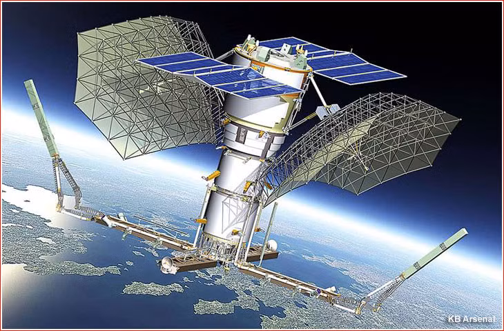 Theo thông tin, vệ tinh quân sự Pion-NKS của Nga đã bắt đầu thực hiện các nhiệm vụ tác chiến. Tại sao vệ tinh này mất nhiều thời gian để phát triển? Tại sao nó lại quan trọng đối với an ninh của toàn nước Nga?