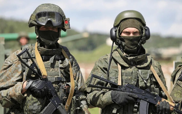 Mới đây, Tổng thống Nga Putin cũng nhắc lại tại một hội nghị quân sự rằng, Quân đội Nga sẽ tiếp tục chiến đấu cho đến khi thực hiện được các mục tiêu của Nga ở Ukraine. Tuy nhiên Quân đội Nga thực tế có 360.000 quân, cũng không vượt trội về số lượng, vì quân đội Ukraine có ít nhất 800.000 đến 1 triệu người.