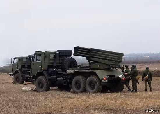 Các đại diện của OSCE cho đến nay vẫn chưa đưa ra bất kỳ tuyên bố nào đối với Nga, vì ngoài các bức ảnh chụp từ máy bay không người lái, không có bằng chứng nào cho thấy đây là loại pháo phản lực phóng loạt Grad-K của Nga.