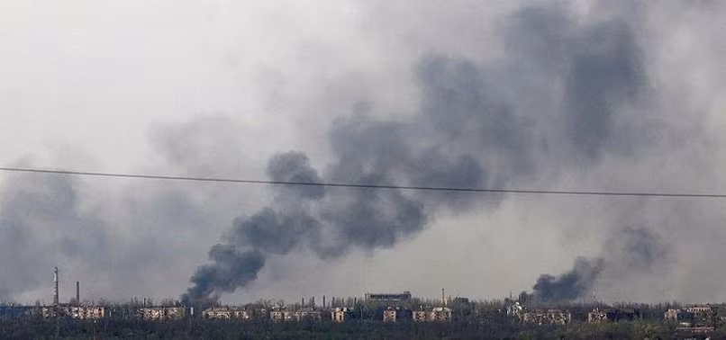 Ngoài ra, máy bay chiến đấu của Không quân Nga còn sử dụng đạn nhiệt áp, tấn công vào các vị trí của quân Ukraine khu vực xung quanh Chasov Yar, phá hủy các ổ hỏa lực, các trận địa súng cối ngăn cản các mũi đột kích của quân Nga.