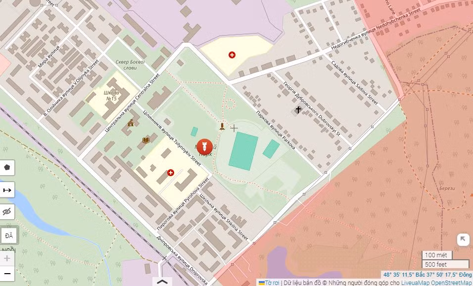 Theo các nguồn tin Ukraine, trong những ngày gần đây, các nhóm tấn công của Nga bắt đầu vượt qua nhà máy từ phía tây nam, bắt đầu tấn công các tòa nhà cao tầng của khu vực bên cạnh.