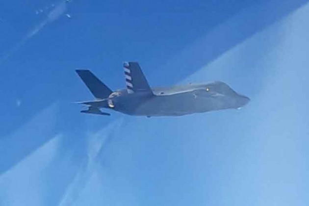 Còn trên biển Baltic, một máy bay chiến đấu tàng hình F-35 của Không quân Italy, đã đánh chặn một trong những máy bay quân sự bí mật nhất của Nga, đang thực hiện nhiệm vụ trinh sát tại đây. 