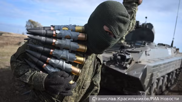 Ở phía tây bắc của nhà máy, đơn vị đầu tiên của quân đội Nga (chủ yếu là các bộ phận của dân quân Lugansk trước đây, lính dù và trinh sát), sau đợt tấn công đầu tiên, đã chiếm được đầu cầu dọc theo lòng đường sắt, tới tận nhà ga ở km 437. 