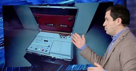 Nga có ba vali hạt nhân gồm của Tổng thống, Bộ trưởng Quốc phòng và Tổng tham mưu trưởng. Một hệ thống như vậy, sẽ đảm bảo rằng, không có gì có thể xảy ra sai sót trong việc sử dụng vũ khí hạt nhân.