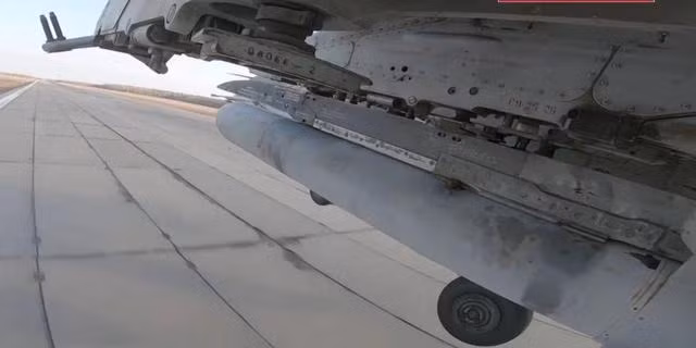 Với việc cường kích Su-25 lắp thêm rocket hạng nặng, có uy lực lớn hơn, xe tăng chiến đấu chủ lực Ukraine cũng nên “cẩn thận”; vì so với năng lực công kích của rocket S8, khả năng xuyên giáp của rocket hạng nặng S24 cũng lớn hơn. 