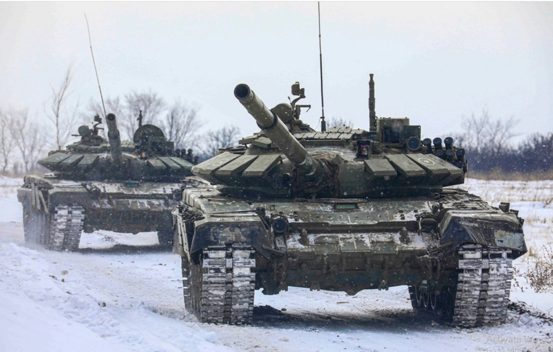 Theo ước tính của các chuyên gia, Quân đội Nga hiện có không dưới 2.500 xe tăng và các loại xe bọc thép khác ở Ukraine. Các thiết bị này chủ yếu đến từ Quân khu phía Nam, Quân khu phía Tây và Hạm đội Biển Đen của Nga. Nghĩa là nếu xét về xe tăng, xe bọc thép, thì Quân đội Nga có ưu thế gần gấp 3 lần Quân đội Ukraine.