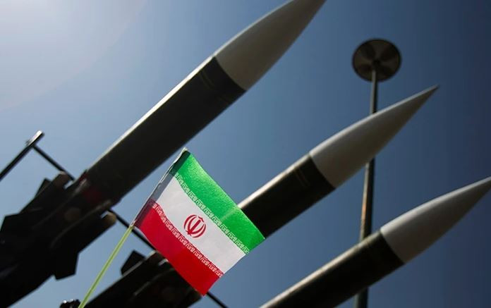 Dù là lực lượng vũ trang Houthi ở Yemen, hay lực lượng dân quân ở Iraq và Syria, thì vũ khí, trang thiết bị và sự hỗ trợ của họ chủ yếu đến từ Iran. Chưa kể lực lượng vũ trang Hezbollah của Lebanon vốn có quan hệ mật thiết với Iran kể từ ngày thành lập.