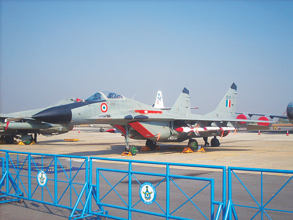 Khoảng 40 năm trước, MiG-29 lần đầu tiên được trang bị cho Không quân Liên Xô, để sử dụng chống lại các máy bay chiến đấu F-15 và F-16 của Mỹ; và đây cũng là một trong những chiến đấu cơ thế hệ 4 đầu tiên của Liên Xô.