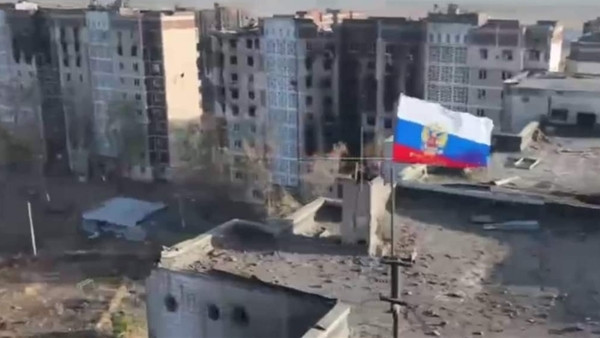 "Không có sự chuẩn bị nào và (bộ chỉ huy) không có bất kỳ sự phối hợp chiến lược nào", Tướng Marchenko cho biết, ông không biết chuyện gì đã xảy ra, hoặc ai là người đưa ra quyết định. Tướng Marchenko cũng nhấn mạnh sự mệt mỏi của binh lính: "Các đơn vị tiền tuyến chưa nhận được quân tiếp viện, họ đã quá mệt mỏi và không thể giữ vững vị trí của mình".