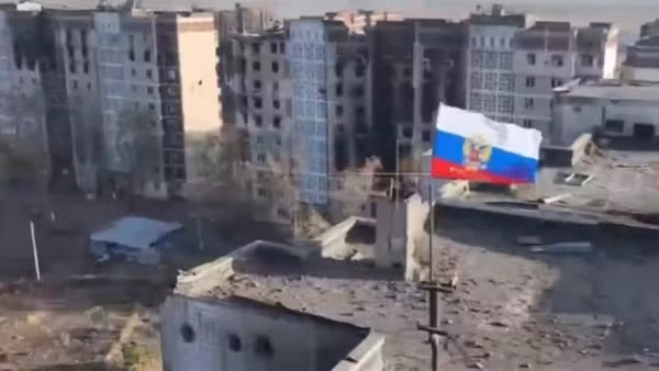 "Không có sự chuẩn bị nào và (bộ chỉ huy) không có bất kỳ sự phối hợp chiến lược nào", Tướng Marchenko cho biết, ông không biết chuyện gì đã xảy ra, hoặc ai là người đưa ra quyết định. Tướng Marchenko cũng nhấn mạnh sự mệt mỏi của binh lính: "Các đơn vị tiền tuyến chưa nhận được quân tiếp viện, họ đã quá mệt mỏi và không thể giữ vững vị trí của mình".