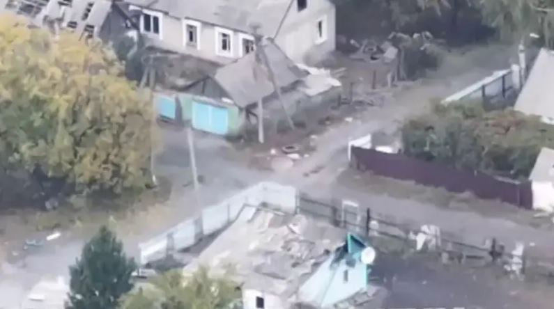 Tờ Süddeutsche Zeitung cũng cho biết, các chỉ huy quân sự Ukraine và các nhà quan sát phương Tây ngày càng lo lắng về diễn biến của cuộc chiến, nhưng họ thường giữ bí mật. Nhưng bây giờ, một sĩ quan quân đội cấp cao của Quân đội Ukraine, đó là Thiếu tướng Dmytro Marchenko đã thẳng thắn thừa nhận trong một cuộc phỏng vấn trên truyền hình rằng, "tiền tuyến đang sụp đổ". Và thông tin này chắc chắn là sự thật.