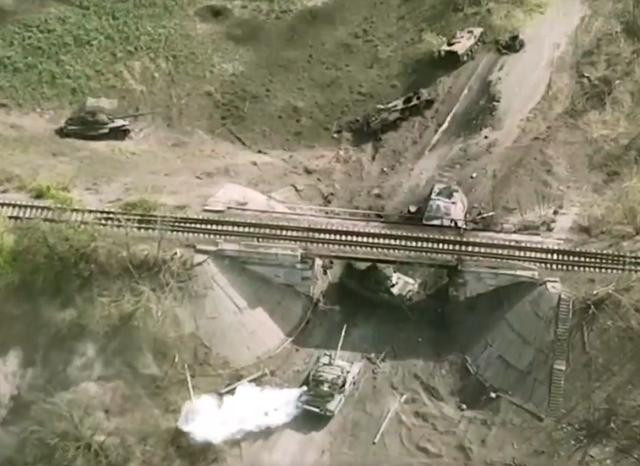 Tướng Marchenko đặc biệt nói về khu vực Pokrovsk- Kurakhove ở phía tây tỉnh Donetsk, miền đông Ukraine, nơi giao tranh hiện đang diễn ra khốc liệt nhất. Quân đội Nga đã tấn công khu vực này trong vài tuần qua, với mục tiêu mở rộng khu vực chiếm đóng càng nhiều càng tốt, trước khi thời kỳ “hỗn loạn” ập đến.