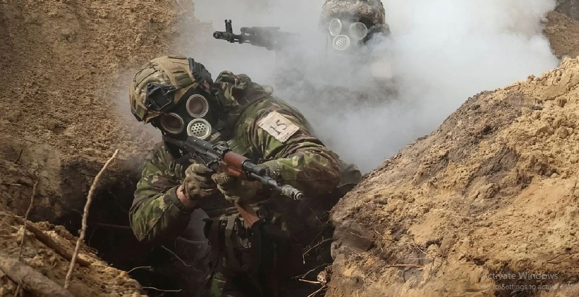 Thông tin của tờ Süddeutsche Zeitung cũng cho biết, Nga có thể rơi vào tình trạng thiếu hụt hậu cần và quân số trên chiến trường, sớm nhất là vào giữa năm 2025, thậm chí muộn nhất là vào năm 2026. Nhưng nếu Ukraine không nhận đủ viện trợ từ phương Tây và không thể huy động đủ quân mới, thì Ukraine có thể bị đánh bại, trước khi Nga lâm vào khủng hoảng.