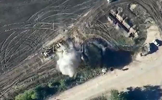 Tuy nhiên Quân đội Ukraine vẫn tiếp tục sử dụng số xe tăng Challenger 2 còn lại tại mặt trận Kursk, chiếc Challenger 2 thứ hai bị UAV tự sát Lancet của Nga phá hủy. Và 4 ngày trước khi chiếc Challenger 2 thứ hai bị phá hủy, UAV tự sát Lancet cũng đã đã tiêu diệt xe tăng M1A1 Abrams của Mỹ. 