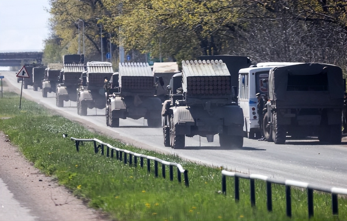 Theo phân tích của Mỹ, Quân đội Nga khó có thể tiến hành nhiều hoạt động đồng thời và có khả năng sẽ tiếp tục giảm bớt cuộc tấn công ở đông nam Izum và tây Lyman, để tập trung lực lượng hiện có ở Sieverodonetsk trong những ngày tới. 