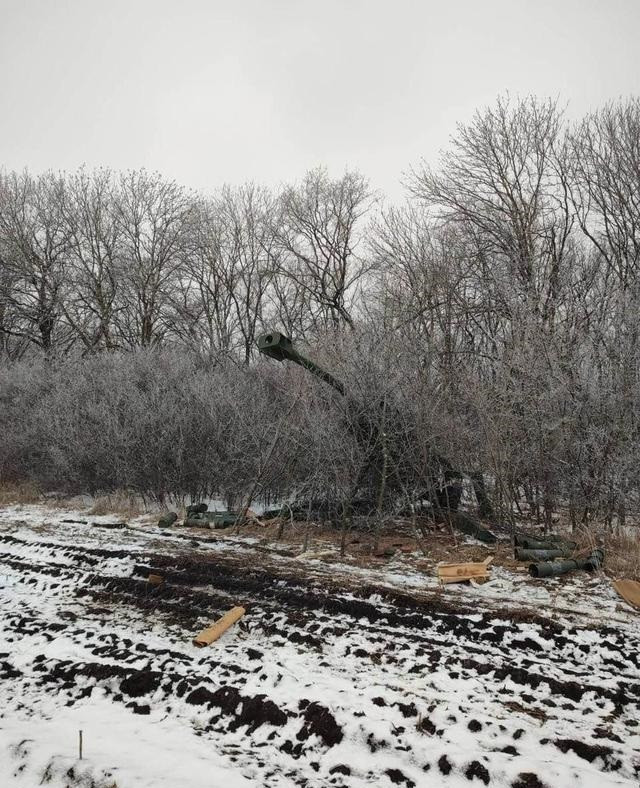 Theo một thông tin mới đây, một công ty của Cộng hòa Sec sản xuất tới 35 mục tiêu giả bơm hơi kiểu MLRS M-142 HIMARS và M-270 một tháng, cung cấp kịp thời cho Lực lượng Vũ trang Ukraine. Và Quân đội Ukraine tích cực sử dụng các mục tiêu giả này ở chiến trường Donbass.