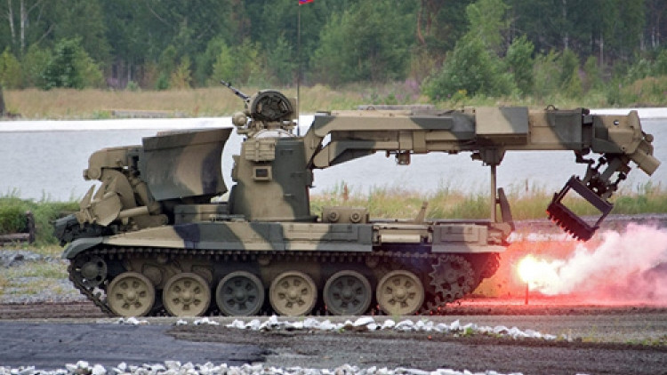 Ngoài ra phương pháp “móng ngựa” để phát hiện thiết bị nổ điều khiển từ xa, đã trở thành một “giải pháp sáng giá” cho các nhiệm vụ trinh sát. Giúp hạn chế tối đa những thiệt hại do các thiết bị nổ tự chế gài ven đường.