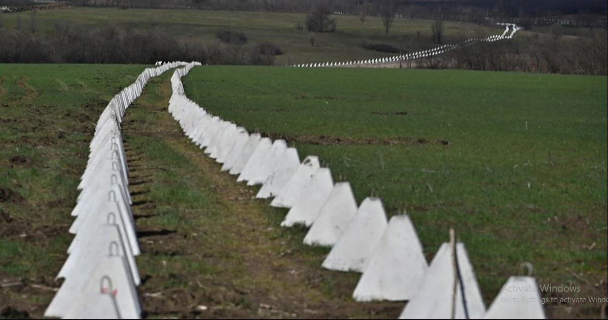 "Vô trách nhiệm...", Oleksandr, phó chỉ huy Lữ đoàn bộ binh cơ giới 47 của Ukraine, trực tiếp chỉ huy các hoạt động chiến đấu ở mặt trận Avdiivka nói: "Một số người không hiểu cho rằng, sự chuẩn bị phòng thủ trước như vậy là không cần thiết... Họ không lường trước được quân Nga sẽ tiến hành một cuộc tấn công mới".