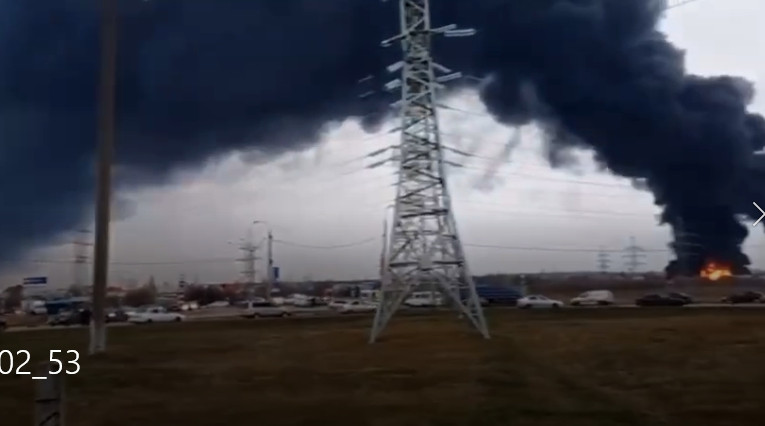 Theo thông tin do Tỉnh trưởng Belgorod Vyacheslav Gladkov cung cấp, trên trang Telegram chính thức của ông: “Vụ hỏa hoạn xảy ra tại kho dầu, do một cuộc không kích từ hai chiếc trực thăng vũ trang của Không quân Ukraine, tiến vào lãnh thổ Nga ở độ cao thấp, nên lực lượng phòng không đã không thể phát hiện.