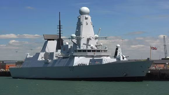 Tướng Carter cảnh báo, mối đe dọa là có thật và ông cho rằng, hiện vũ khí phòng không có hiệu quả nhất của Quân đội Anh là tàu khu trục phòng không Type 45.