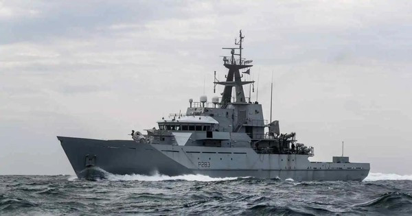 Tuy nhiên, sau khi Liên Xô sụp đổ, ngân sách quốc phòng của Anh đã giảm một cách nhanh chóng; trong khi đó, nguồn ngân sách quốc phòng hạn chế hiện nay chủ yếu giành cho lực lượng răn đe hạt nhân; điều đó làm giảm khả năng răn đe thông thường của Anh.