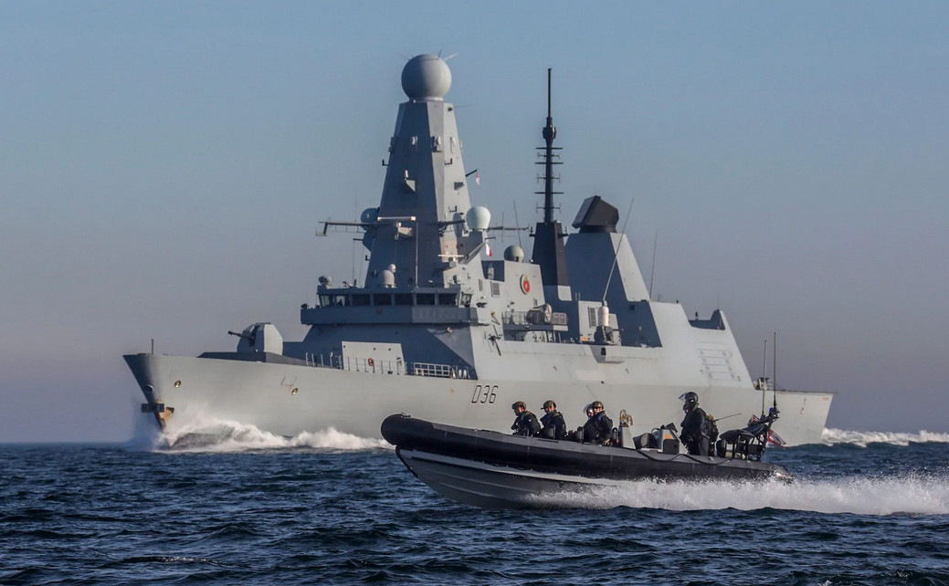 Anh đã bắt tay vào một nhiệm vụ để xác định những lỗ hổng rõ ràng trong sự sẵn sàng chiến đấu của Quân đội Anh. Câu hỏi vẫn còn đó - liệu các kế hoạch của Chính phủ Anh có đủ mạnh mẽ để lấp đầy những khoảng trống này không?