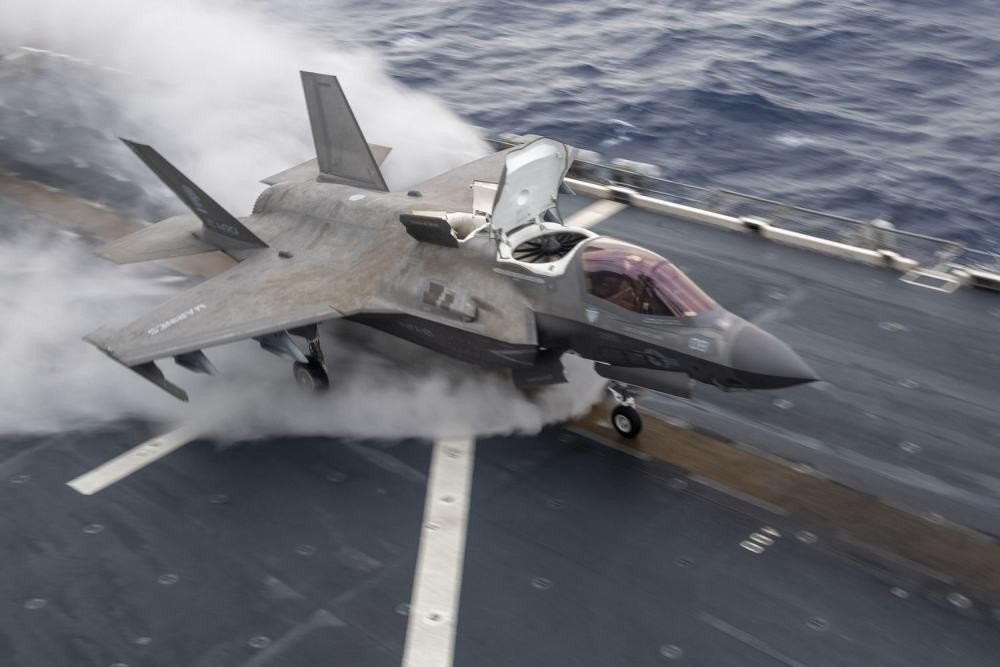Defense News tiết lộ "hàng loạt vấn đề" được phát hiện trên 5 chiếc máy bay F-35C, sử dụng trên tàu sân bay, mới được giao cho Phi đội 311 của Thủy quân lục chiến Mỹ vào năm 2023. Hàng loạt vấn đề được phơi bày được giới chuyên gia Mỹ đánh giá là “rất sốc và cực kỳ đáng lo ngại”. 