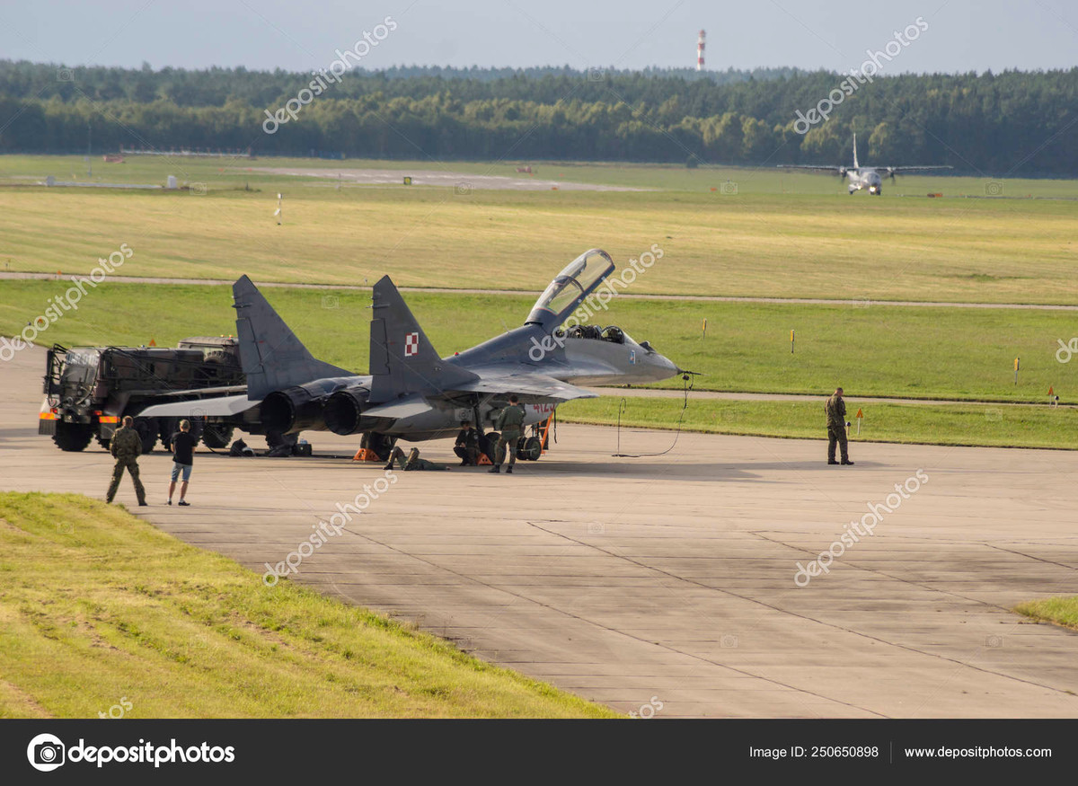 Bên cạnh việc giáp giới biên giới với Nga, căn cứ Świdwin nằm cách Biển Baltic chỉ 60 km; vị trí này sẽ giúp F-35 dễ dàng lui tới để hội quân cùng lực lượng không quân của đồng minh nếu cần.