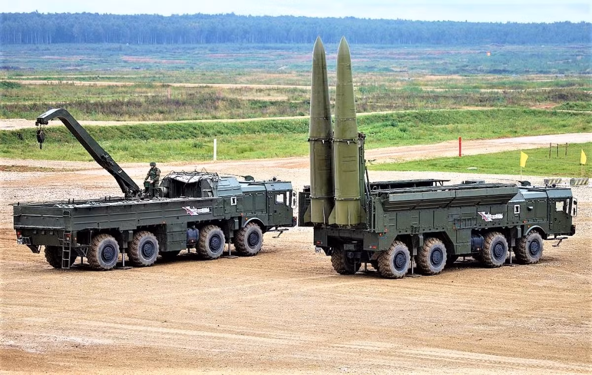 Và Świdwin chỉ cách Kaliningrad, vùng lãnh thổ nằm ngoài biên giới Nga khoảng 410 km, nơi Quân đội Nga triển khai cả hệ thống tên lửa đạn đạo tầm ngắn di động 9K720 Iskander (SS-26 Stone) và hệ thống phòng không S-400 Triumf (SA-21 Growler).