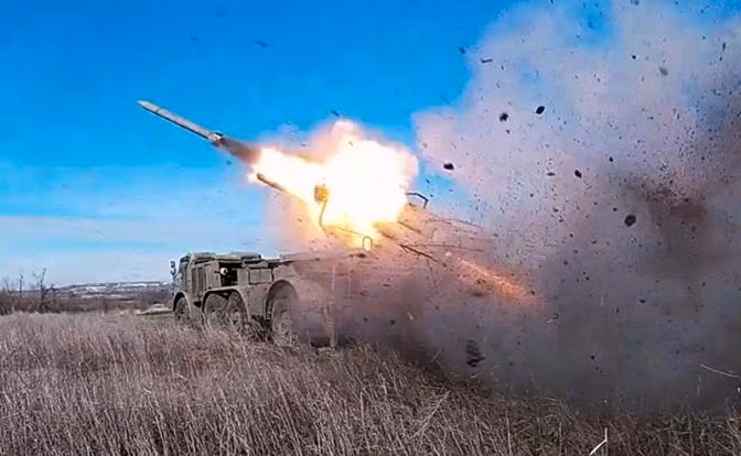 Do đó, sau khi đánh giá toàn diện việc triển khai quân, bố trí đội hình chiến đấu và dự đoán thời gian chiến đấu của Quân đội Nga, có thể kết luận rằng dựa trên thông tin tình báo nguồn mở hiện tại, mục tiêu tấn công của Quân đội Nga là nhắm vào Chasov Yar. 