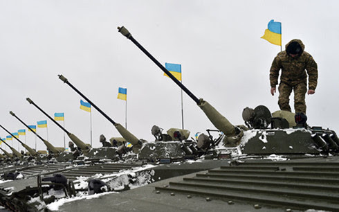 Khu vực Dokuchaevsk của nước cộng hòa ly khai Donetsk (DPR) hứng chịu hỏa lực dữ dội của Quân đội Ukraine ngay trước bình minh. Bất chấp những tuyên bố của Kiev rằng, những thông tin này là sự khiêu khích và không tương ứng với thực tế.