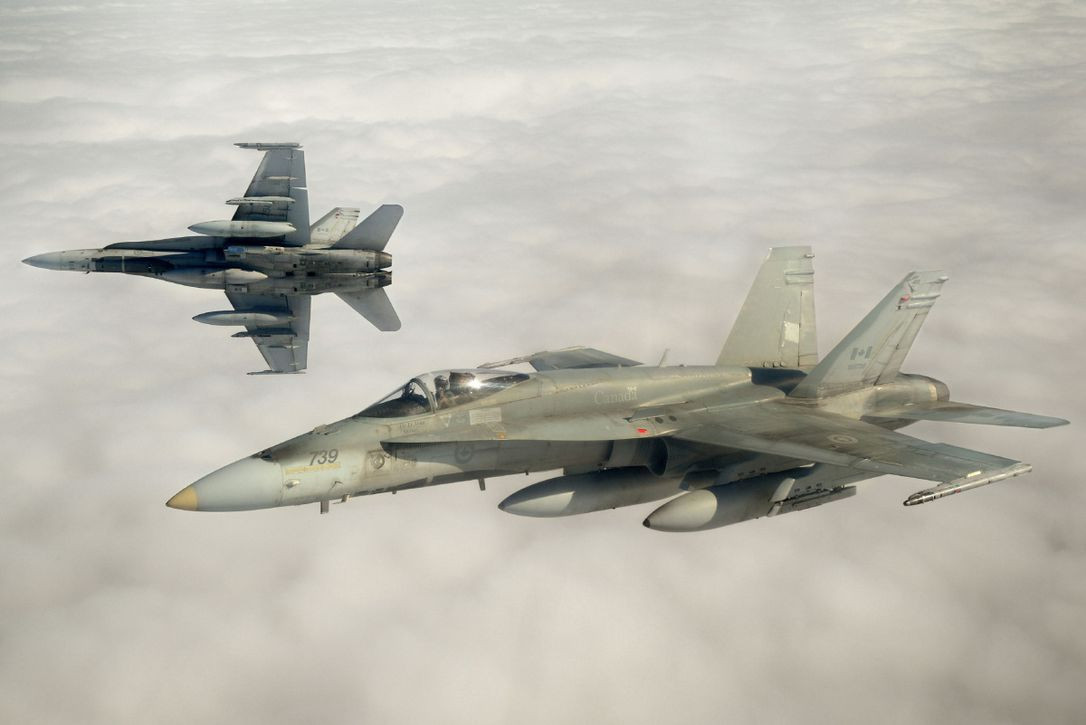 Nhưng hôm qua, tất cả số máy bay chiến đấu CF-18 của Canada đã rời căn cứ không quân Kogalniceanu ở Romania, cùng với máy bay tiếp dầu trên không Airbus CC-150 Polaris và máy bay vận tải C-130 trở về Canada; hoàn thành chuyến công tác thứ sáu tại Romania”; Telegram Operative Line cho biết. 