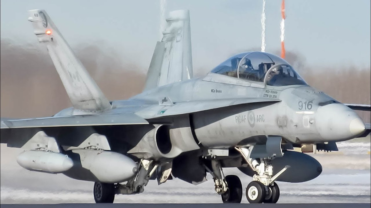 Theo kênh Telegram “Operative Line”, các máy bay chiến đấu CF-18 của Không quân Canada đã rời khỏi căn cứ không quân ở Romania và hiện đã ở Canada.