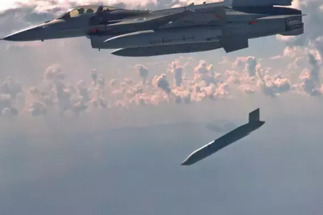 Chính quyền Biden đang cố gắng giúp Kiev “đảo ngược tình thế” chỉ trong một khoảng thời gian ngắn. Nói một cách đơn giản, đây là hành động cuối cùng của chính quyền Biden, cho thấy quyết tâm hỗ trợ Ukraine của họ không hề thay đổi.