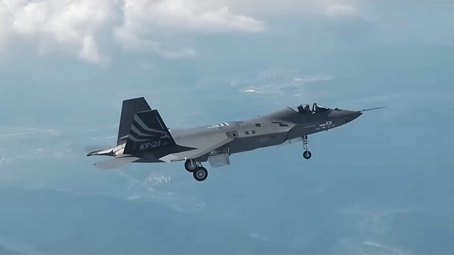 Dung canh Su-30, tiem kich F-16 cua My chi nhu 