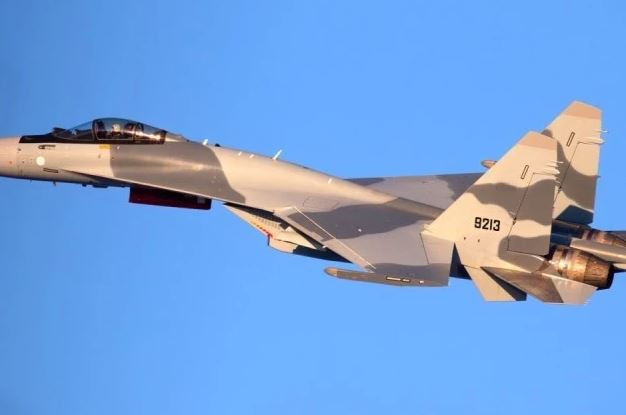 Sự xuất hiện Su-35 trong IRIAF nhấn mạnh sự chuyển hướng của Iran theo hướng đa dạng hóa lực lượng không quân, giảm sự phụ thuộc vào số chiến đấu cơ do Mỹ sản xuất và áp dụng các giải pháp thay thế của Nga và nội địa, để xây dựng một lực lượng mạnh mẽ và có năng lực hơn.