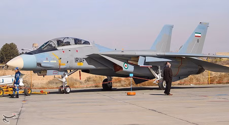 Các phi công và thợ kỹ thuật của Iran đã có nhiều kinh nghiệm hoạt động xung quanh F-14, và sự ra đi của nó sẽ đánh dấu sự kết thúc của một kỷ nguyên đối với IRIAF. Hơn nữa, việc thay thế vai trò đánh chặn tầm xa của F-14A, một tính năng chủ yếu gắn liền với sự kết hợp độc đáo của nó với tên lửa AIM-54 Phoenix, có thể đặt ra những thách thức, ngay cả với các hệ thống tiên tiến của Su-35.