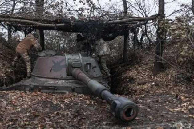 Vào buổi tối ngày 1/5, các nguồn tin quân sự Ukraine như RBC-Ukraine đã đưa tin về "tình hình ngày càng xấu đi" gần Pokrovsk, cho thấy áp lực gia tăng từ quân đội Nga. Theo hãng tin BBC của Anh, RFAF đã tăng cường các cuộc tấn công theo hướng này kể từ tháng 11/2024.