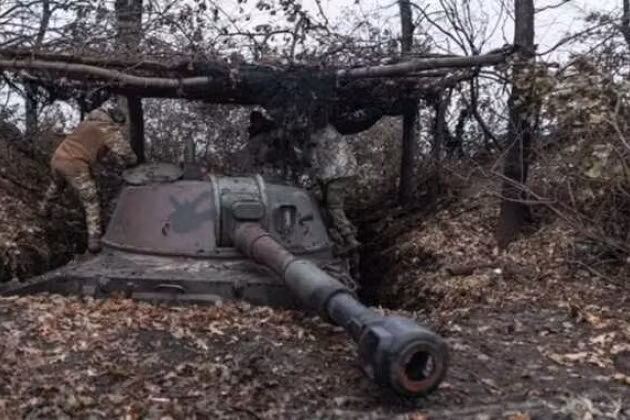 Vào buổi tối ngày 1/5, các nguồn tin quân sự Ukraine như RBC-Ukraine đã đưa tin về "tình hình ngày càng xấu đi" gần Pokrovsk, cho thấy áp lực gia tăng từ quân đội Nga. Theo hãng tin BBC của Anh, RFAF đã tăng cường các cuộc tấn công theo hướng này kể từ tháng 11/2024.