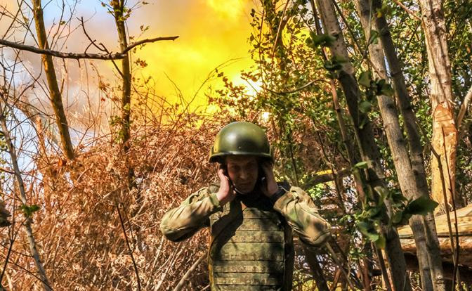 Trong bản tin chiến sự của kênh Flour vào ngày 1/5, họ đã viết rằng "ở khu vực giữa sông Solena và Volchya, tình hình đã gần đến mức nguy cấp. RFAF đã tung lực lượng rất lớn vào để đến được biên giới hành chính với vùng Dnepropetrovsk vào ngày 9/5. Có thể Moskva đã bắt đầu chiến dịch mùa hè của họ, điều này sẽ rất khó khăn cho tất cả chúng ta".