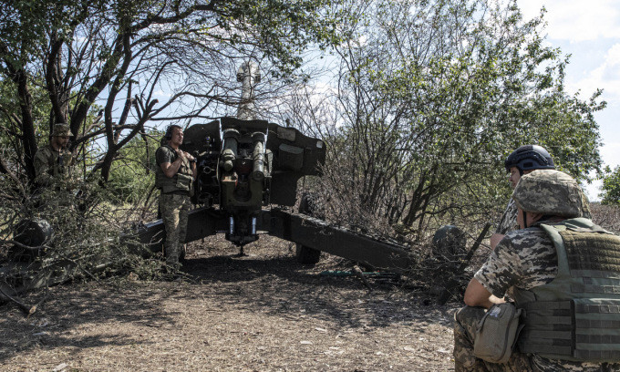 Ngay lập tức phía Mỹ đề nghị Kiev khẩn cấp triển khai ngay lực lượng tương ứng. Tuy nhiên có vẻ lúc này Quân đội Ukraine còn đang ở trong thế thắng, vì trước đó đã “đẩy lùi” cuộc tấn công của quân đội Nga trên một số hướng, gồm Kharkov và Slavyansk.