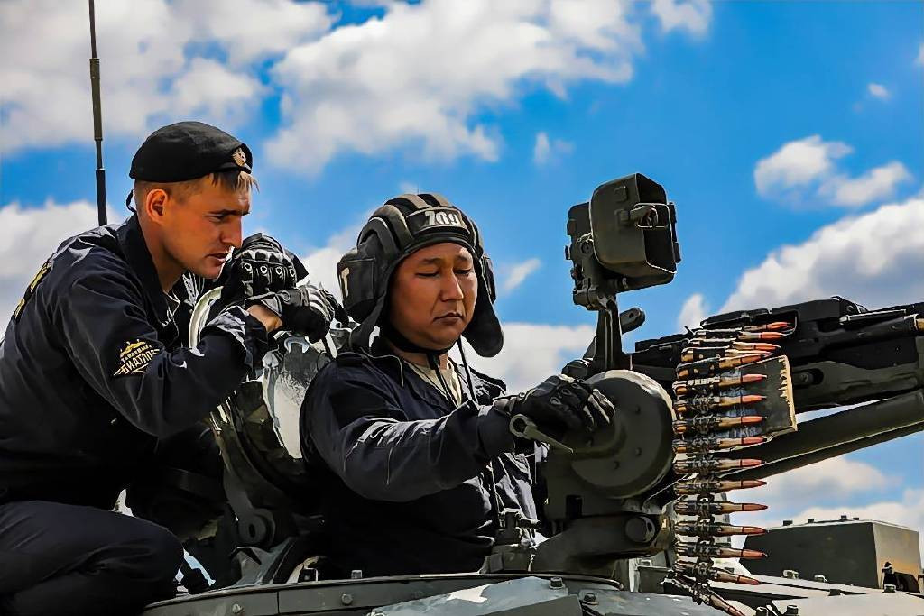 Theo các thông tin trước đó, quân đội Nga đã giảm và làm chậm lại cường độ cũng như tốc độ tấn công của họ trên mặt trận Donbass, với tuyên bố là nhằm “giảm thiểu thương vong cho dân thường”.