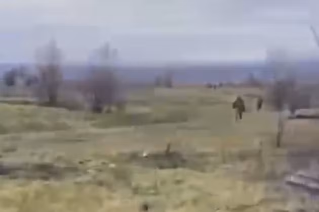 Việc Lực lượng vũ trang Ukraine tuyên bố tiếp tục bảo vệ Bakhmut và thậm chí tăng số lượng quân nhân trong thành phố cũng được lực lượng lính đánh thuê Wagner xác nhận; tuy nhiên trong 72 giờ qua, đã có 4.000 quân Ukraine triệt thoái ra khỏi thành phố.