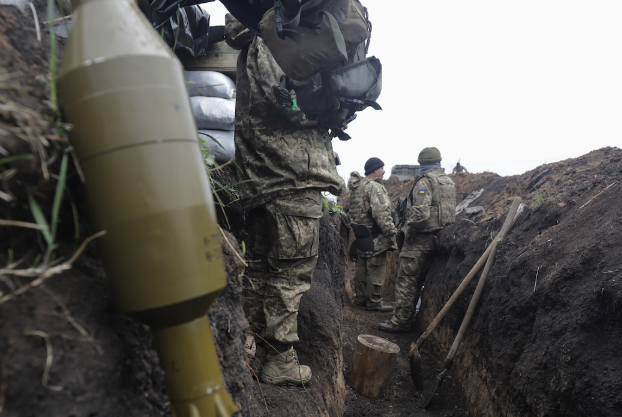 Nhưng giờ đây, Quân đội Ukraine vẫn cương quyết khẳng định rằng, họ chủ yếu “câu giờ” cho việc xây dựng tuyến phòng thủ thứ hai và tổ chức lại lực lượng để chuẩn bị phản công. Quân đội Ukraine đã “thành công” khi cầm chân quân Nga trên chiến trường Donbass.