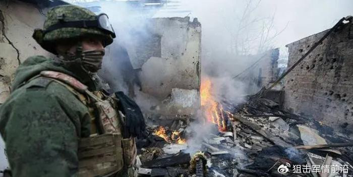 Dựa trên thực tế, Quân đội Ukraine trên tuyến phòng thủ nam Donetsk quả thực không còn lực lượng tiếp viện, trong khi đó tình hình bất lợi bủa vây Ukraine, khi mặt trận này đang sụp đổ theo hiệu ứng domino, binh lính xuống tinh thần. Do vậy, họ khó có thể chống lại 3 cụm quân của Nga trong một thời gian dài. (Nguồn ảnh: Topwar, TASS, Liveuamap, Ukrinform).