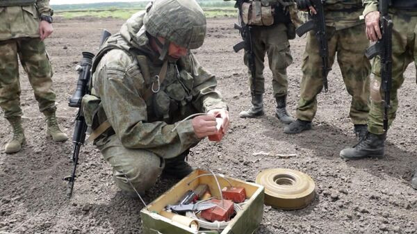 Các chuyên gia quân sự phương Tây cũng than thở rằng, hệ thống phòng ngự nhiều lớp của quân đội Nga, được xây dựng dựa vào các loại mìn sát thương là một trong những thành công hiếm hoi mà họ đạt được ở Ukraine. Ảnh: Forces. 